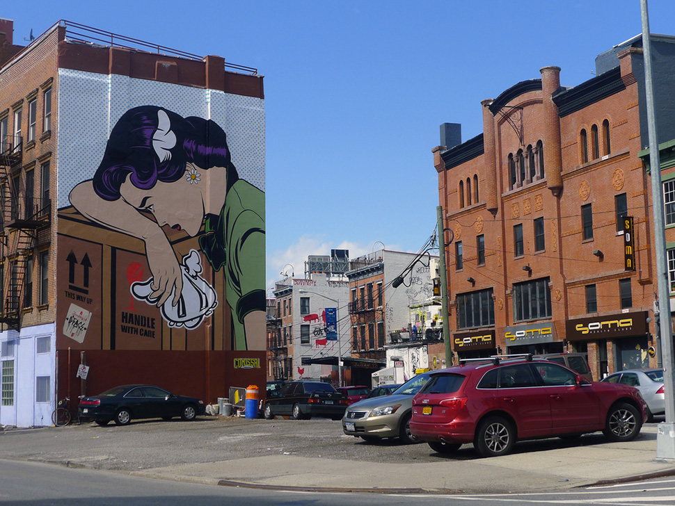 Dface-d-face-mural-girl-sad-graffiti-wall-bulding-painting-street-art-urbain-Roy-Lichtenstein-web