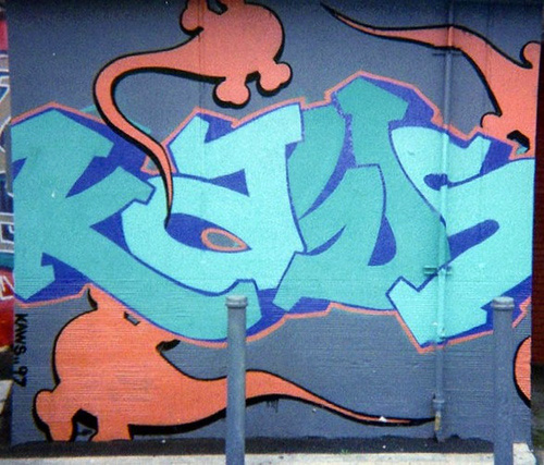 Kaws-graffiti-old-painting-spray_4-web