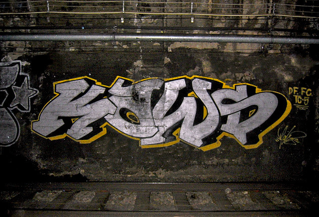 Kaws-graffiti-old-painting-spray_5-web