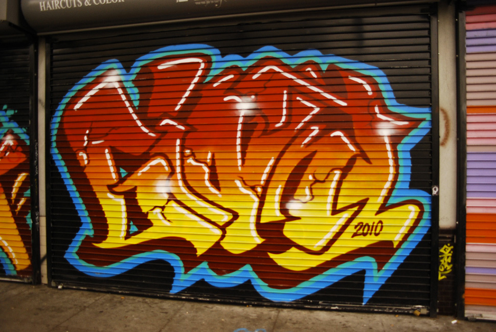Mike-Giant-graffiti-tattoo-illustration-street-art-urbain-wall-2010-web