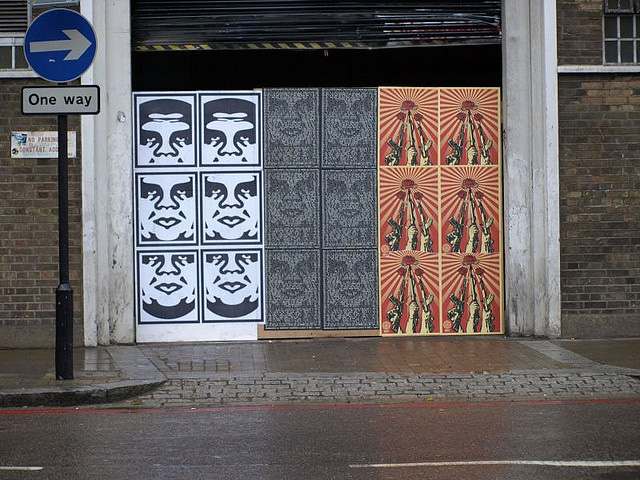 Shepard-Fairey-Obey-giant-wall-graffiti-street-art-urbain-mural-london-londres-2007-UK_2---web