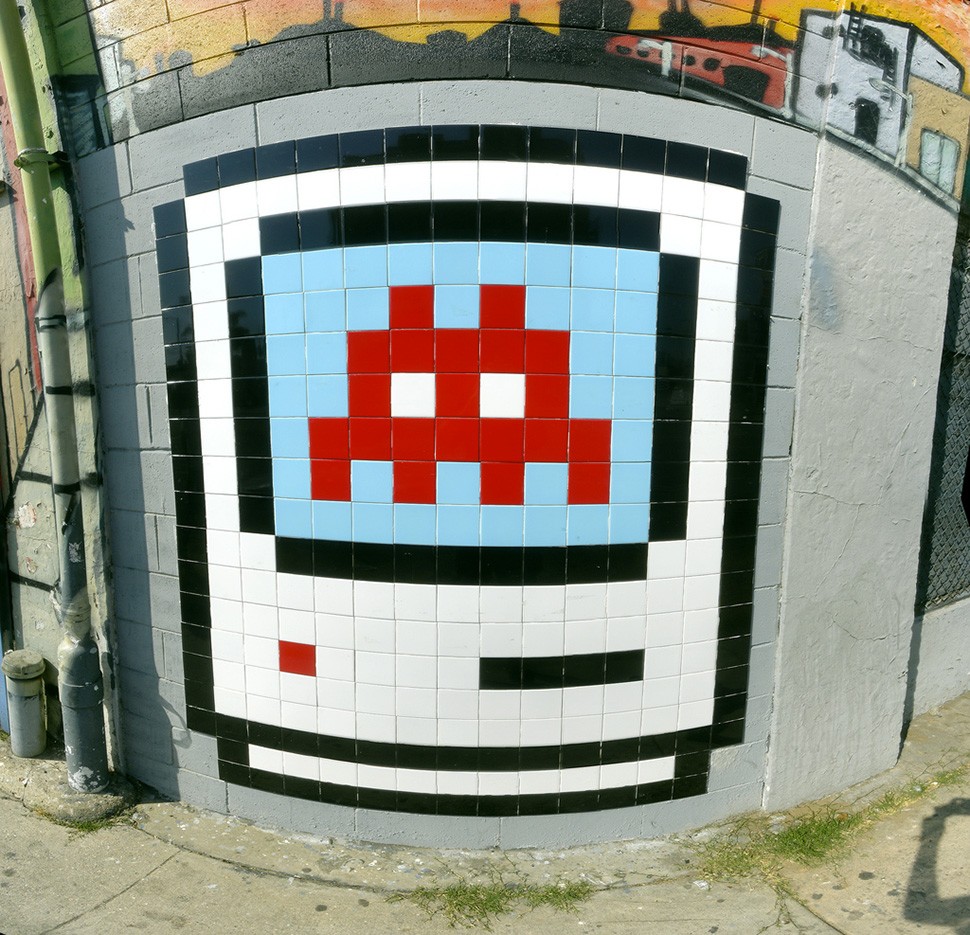 Space-Invader-Mac-Icon-on-Beverly-2006-web