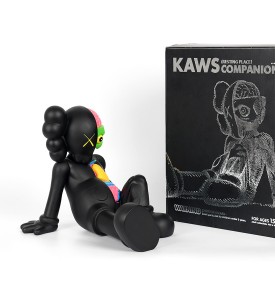 Kaws Brian Donnelly companion resting place black version limited edition art toys figurine medicom toys 2013 box