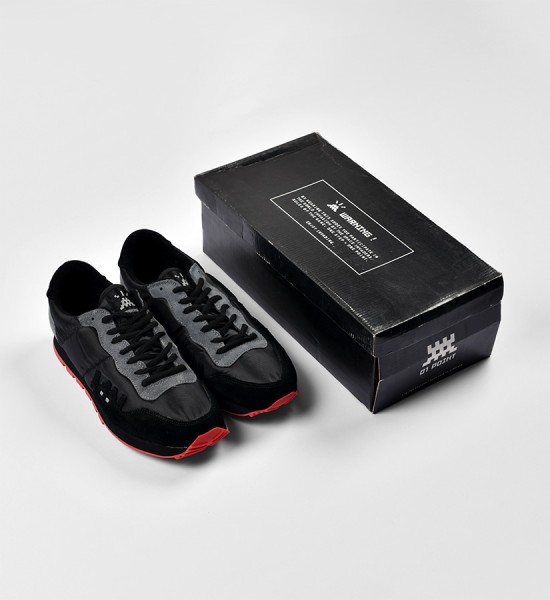 invader-franck-slama-01-point-sneakers-black-invasion-box-2007-edition-1500