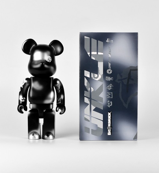 futura 2000 bearbrick unkle 400 daydreaming